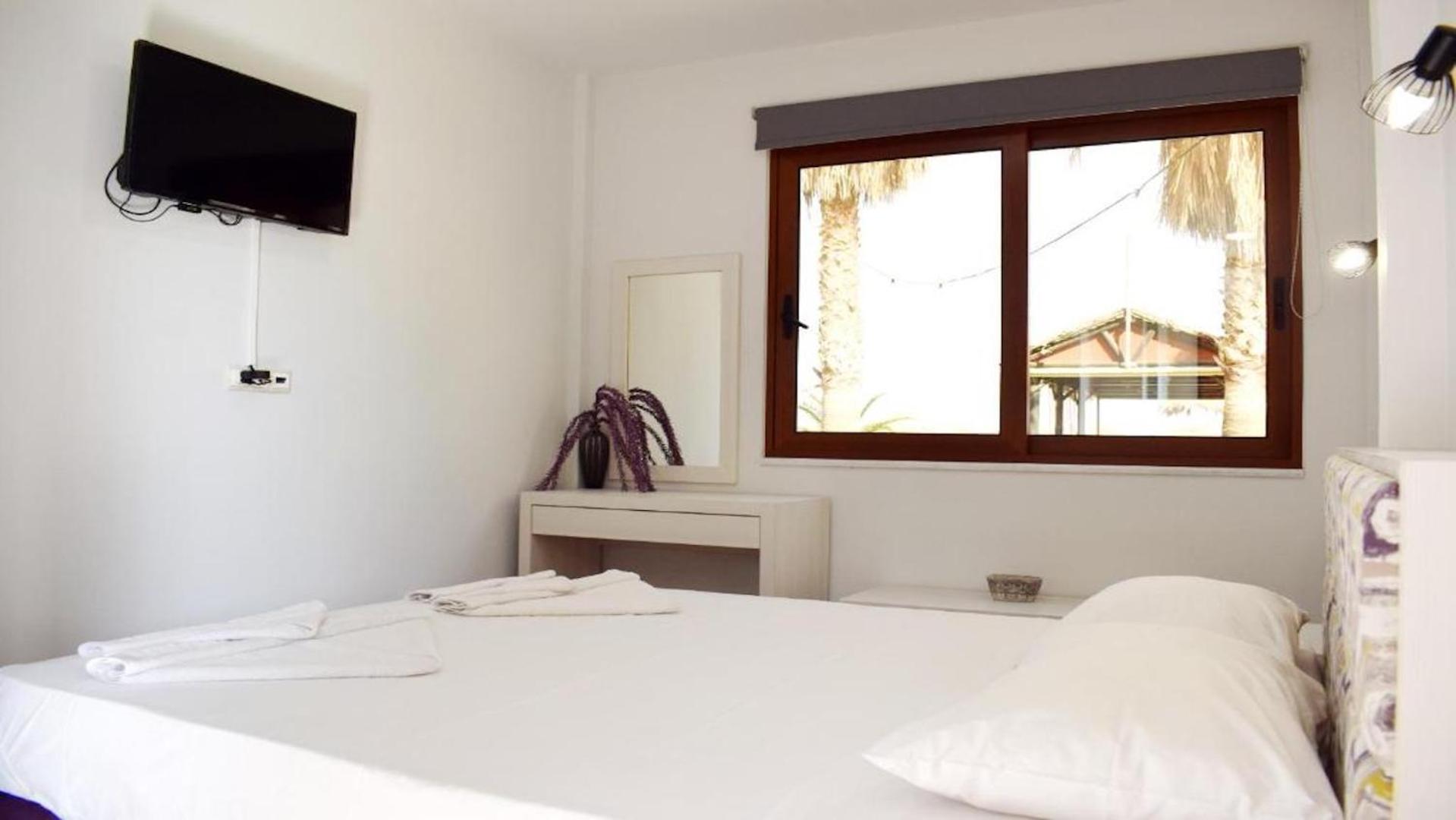 גאורגיופוליס La Palma Beachfront Suites מראה חיצוני תמונה