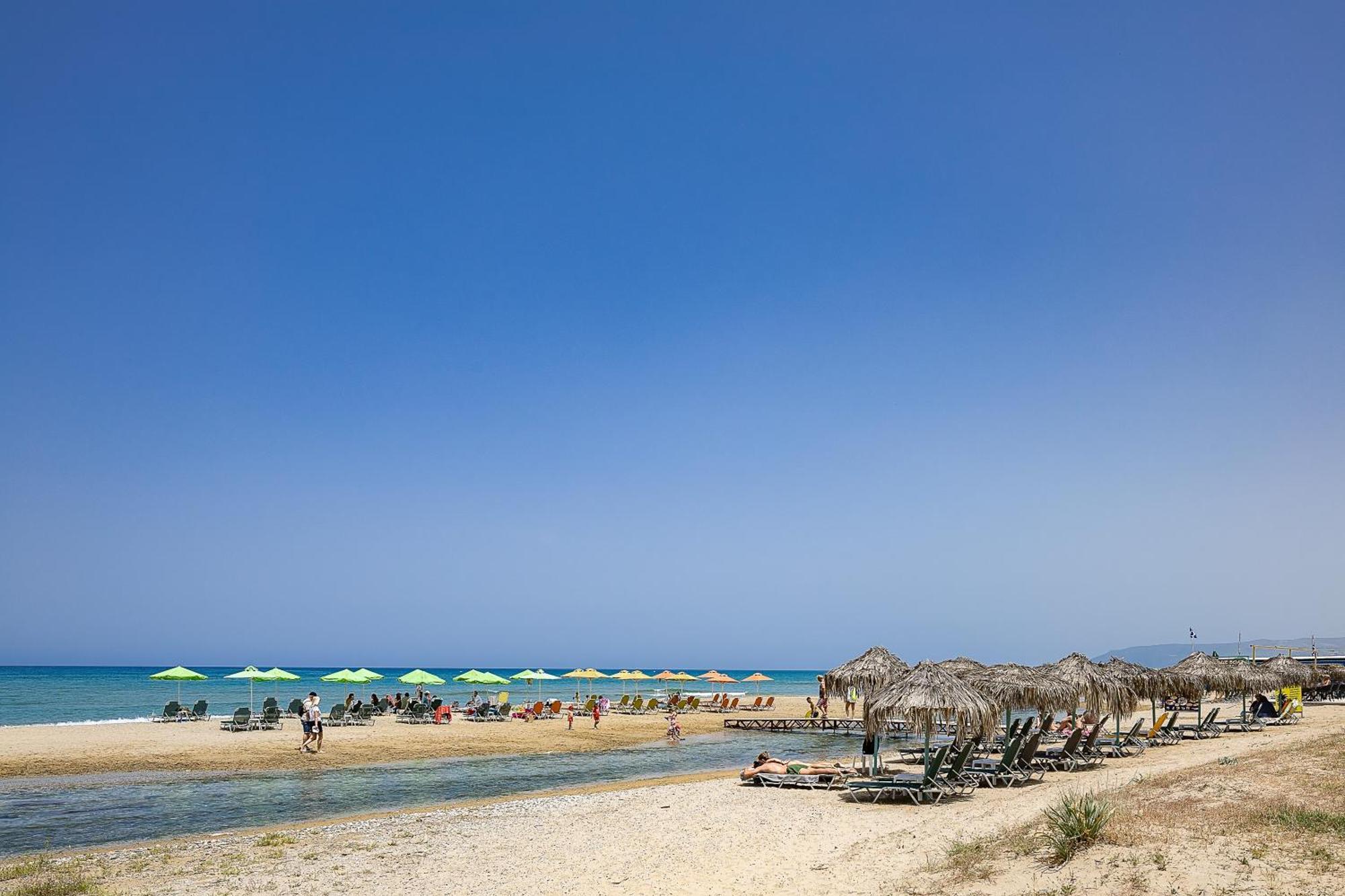 גאורגיופוליס La Palma Beachfront Suites מראה חיצוני תמונה