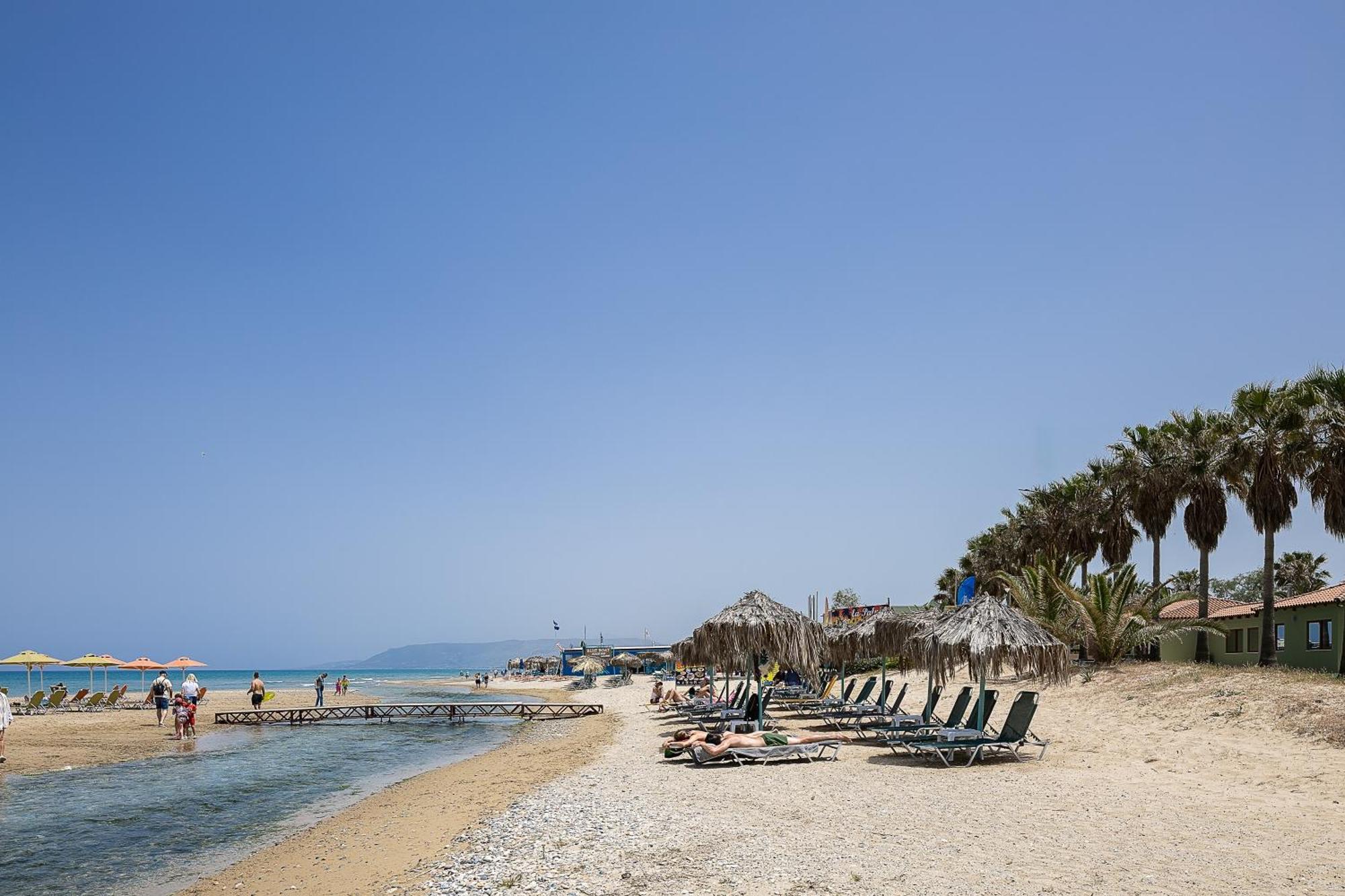 גאורגיופוליס La Palma Beachfront Suites מראה חיצוני תמונה