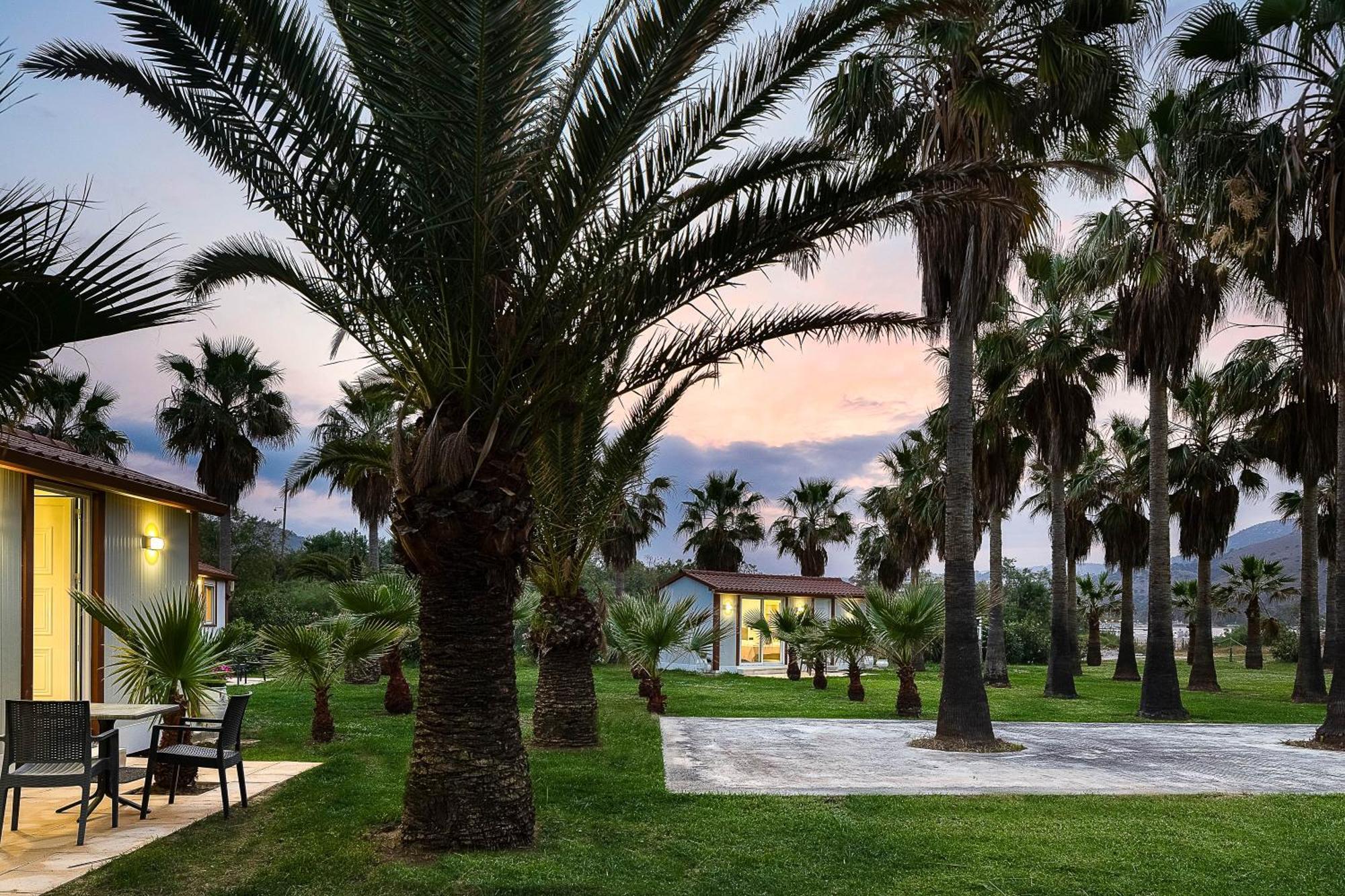 גאורגיופוליס La Palma Beachfront Suites מראה חיצוני תמונה