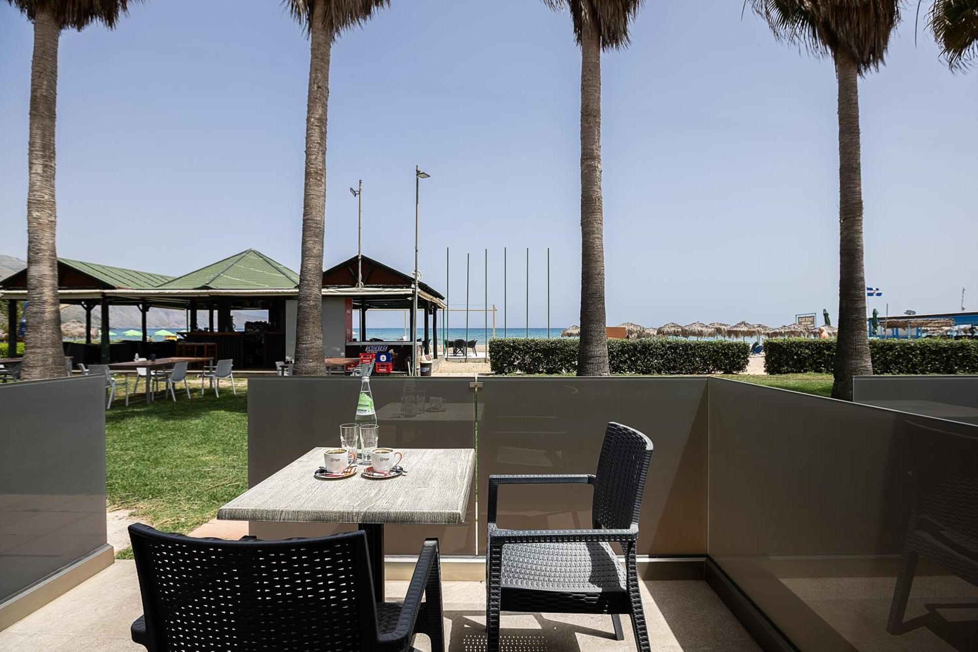 גאורגיופוליס La Palma Beachfront Suites מראה חיצוני תמונה