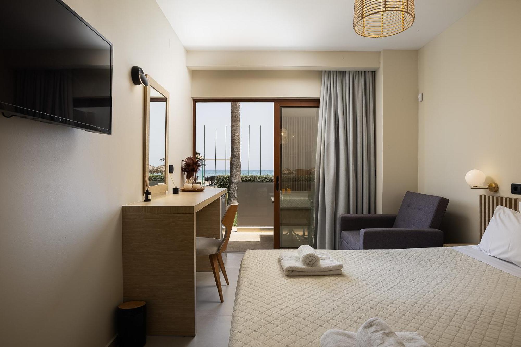 גאורגיופוליס La Palma Beachfront Suites מראה חיצוני תמונה