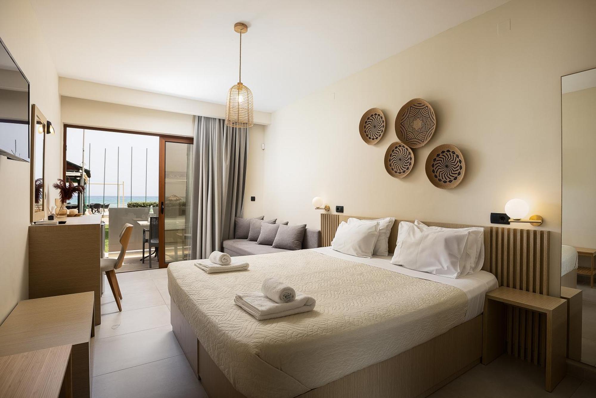גאורגיופוליס La Palma Beachfront Suites מראה חיצוני תמונה