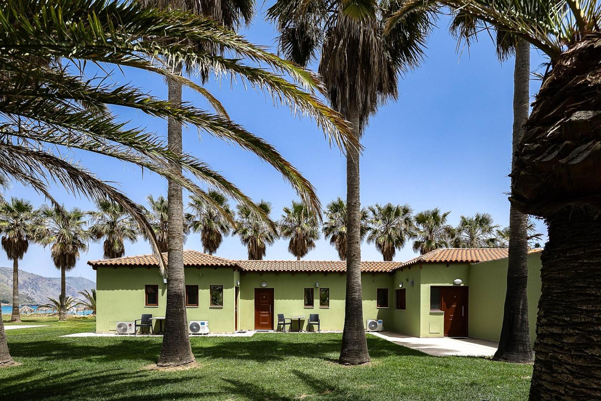 גאורגיופוליס La Palma Beachfront Suites מראה חיצוני תמונה