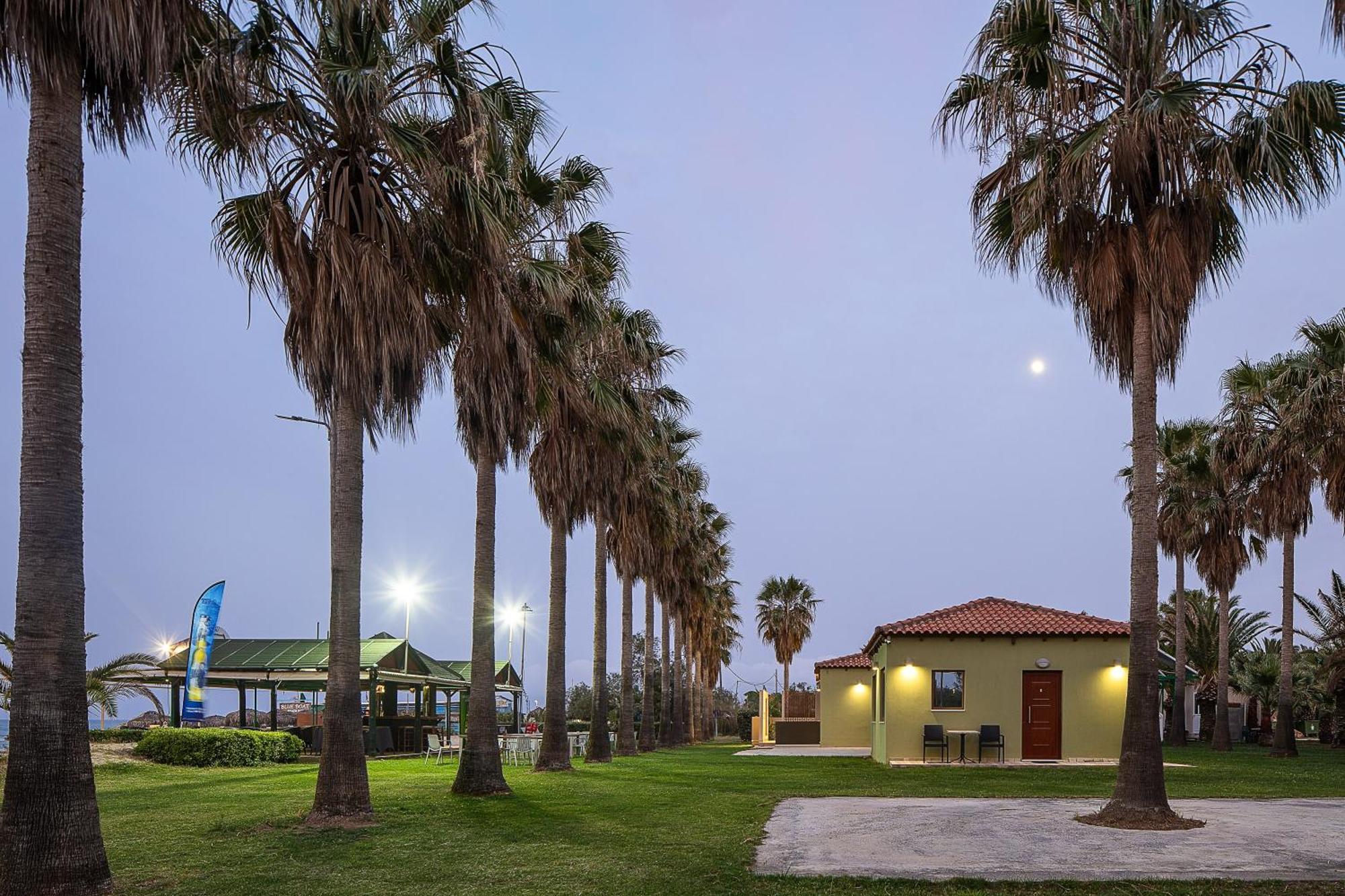 גאורגיופוליס La Palma Beachfront Suites מראה חיצוני תמונה