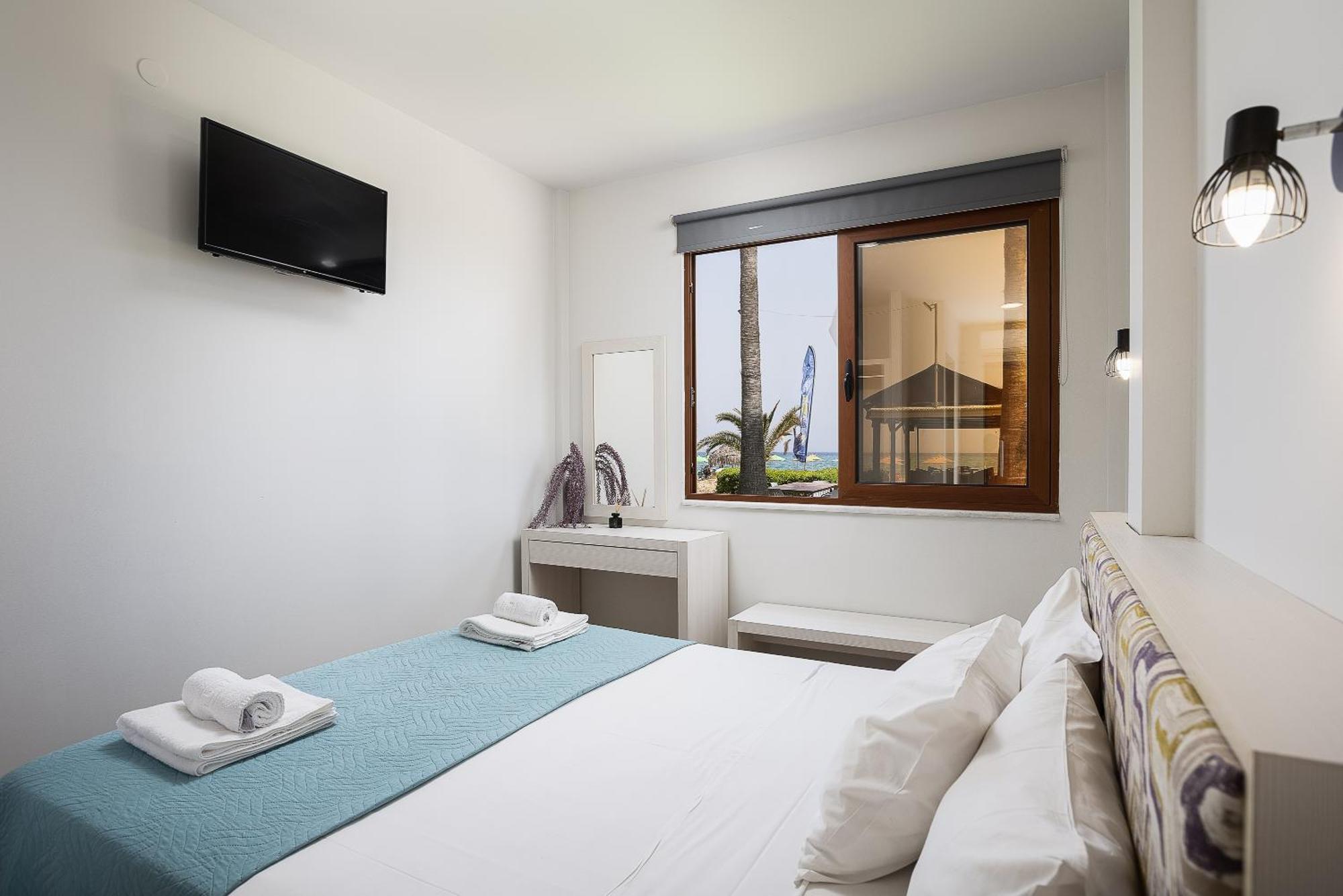 גאורגיופוליס La Palma Beachfront Suites מראה חיצוני תמונה